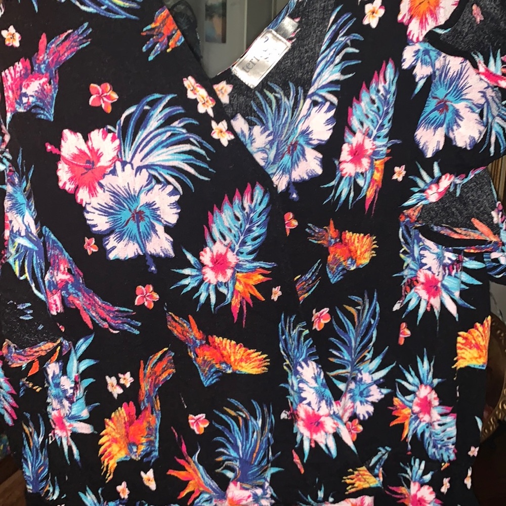Romper with flare sleeves in floral pattern